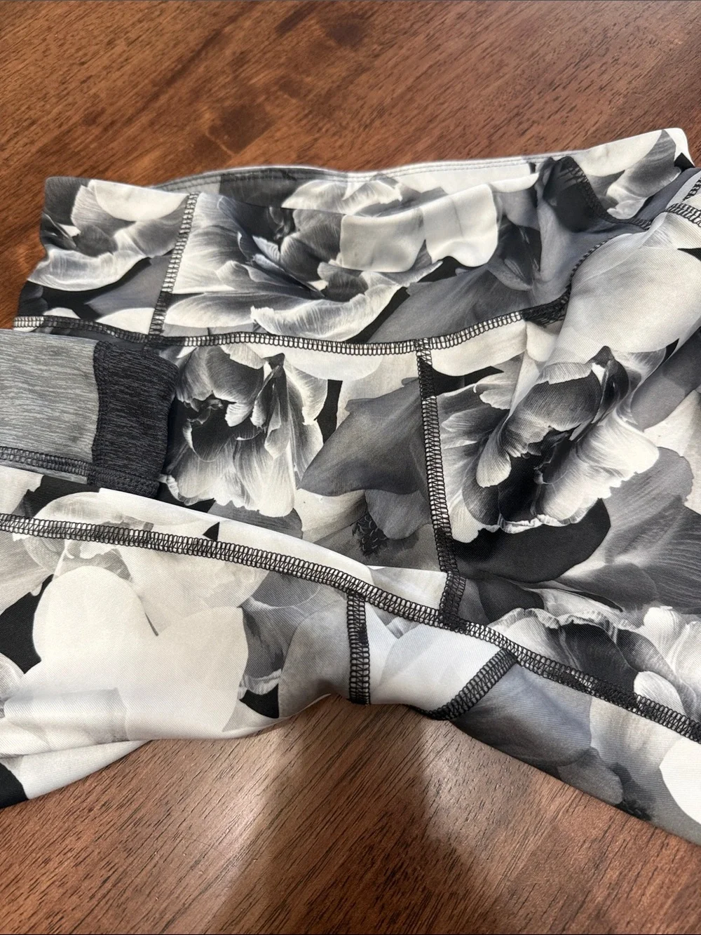 3 Old Navy go dry active leggings with mesh for girls